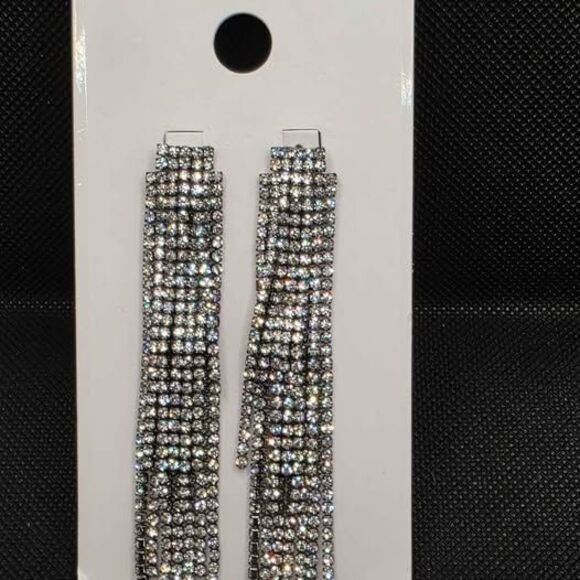 GAP Jewelry - Gap Rhinestone Gunmetal Chandelier earrings